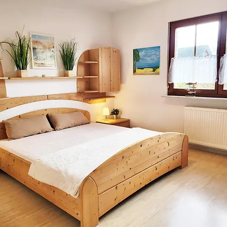 Urlaub Am Mit Terrasse, Balkon Und Grossem Garten Apartmán *